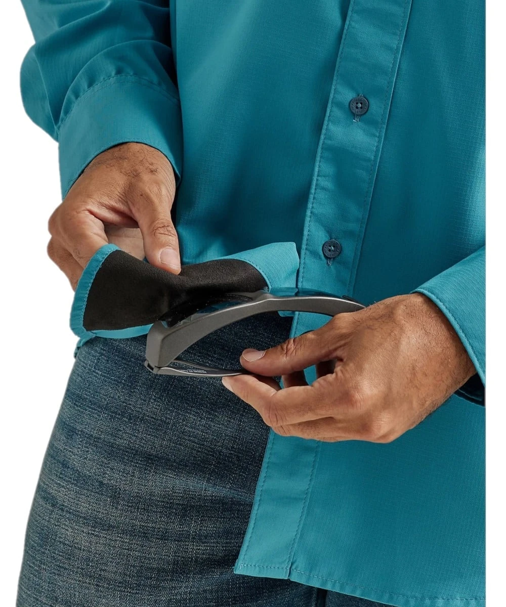 Wrangler Men's Performance Button Down Shirt - Image 4